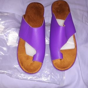 Sandals size 10